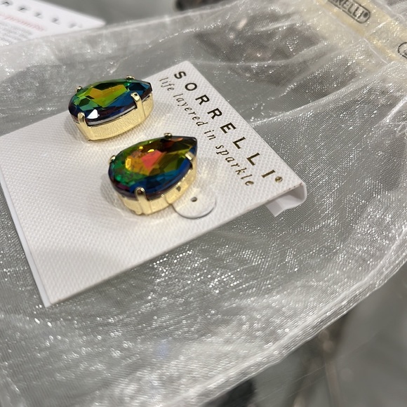 NEW Sorrelli Eileen Stud Earrings, Volcano with Bright Gold-Tone Finish - Picture 4 of 6